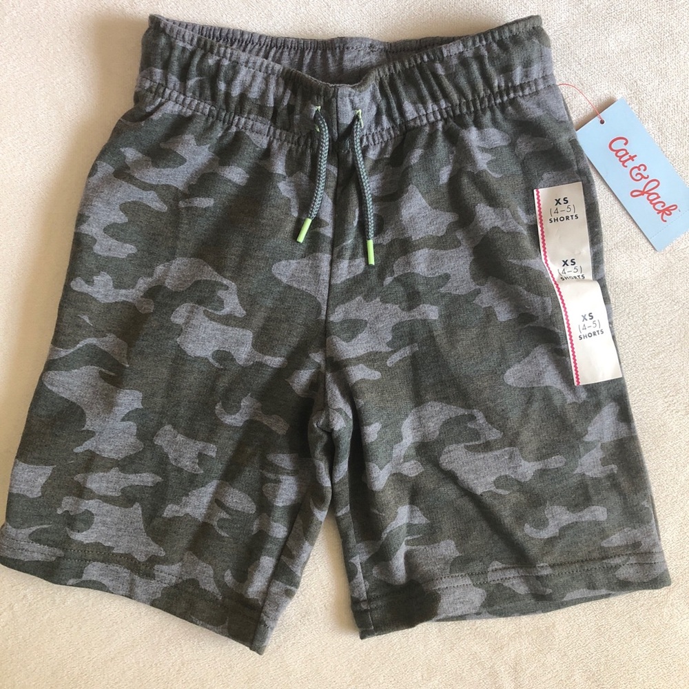 New Cat & Jack boys shorts XS (4-5)